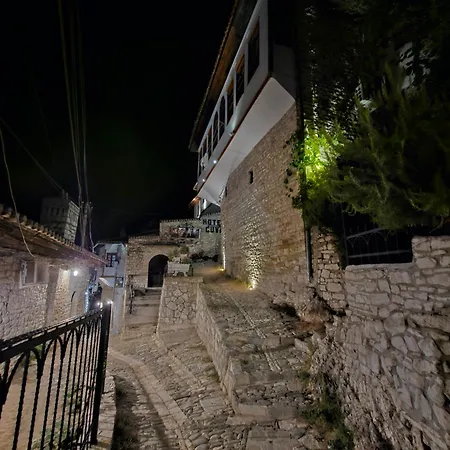 Panorama * Μπεράτ